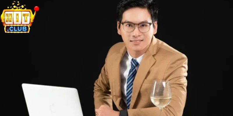 Giới thiệu về tác giả tài ba của Hitclub